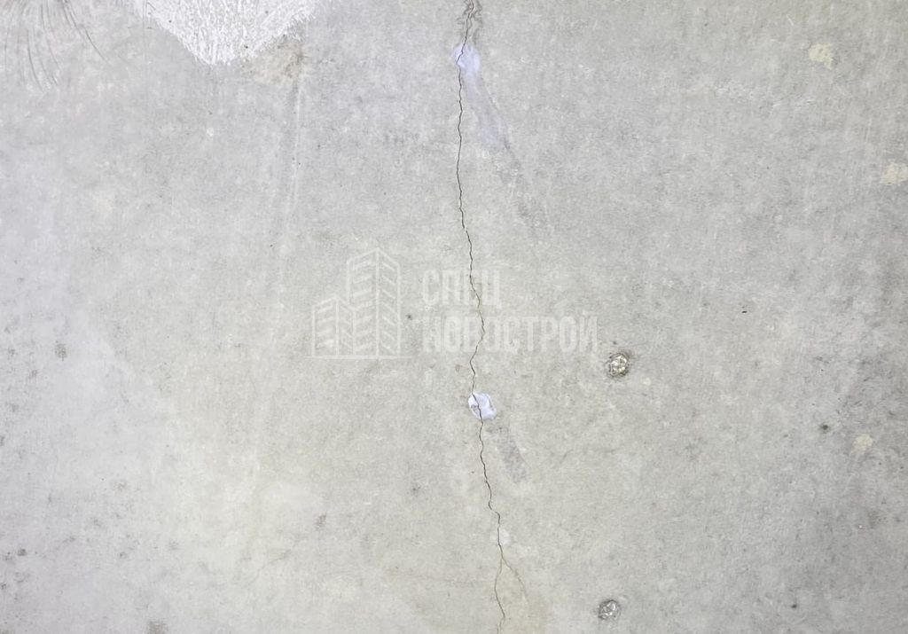трещины на плитах перекрытия потолка