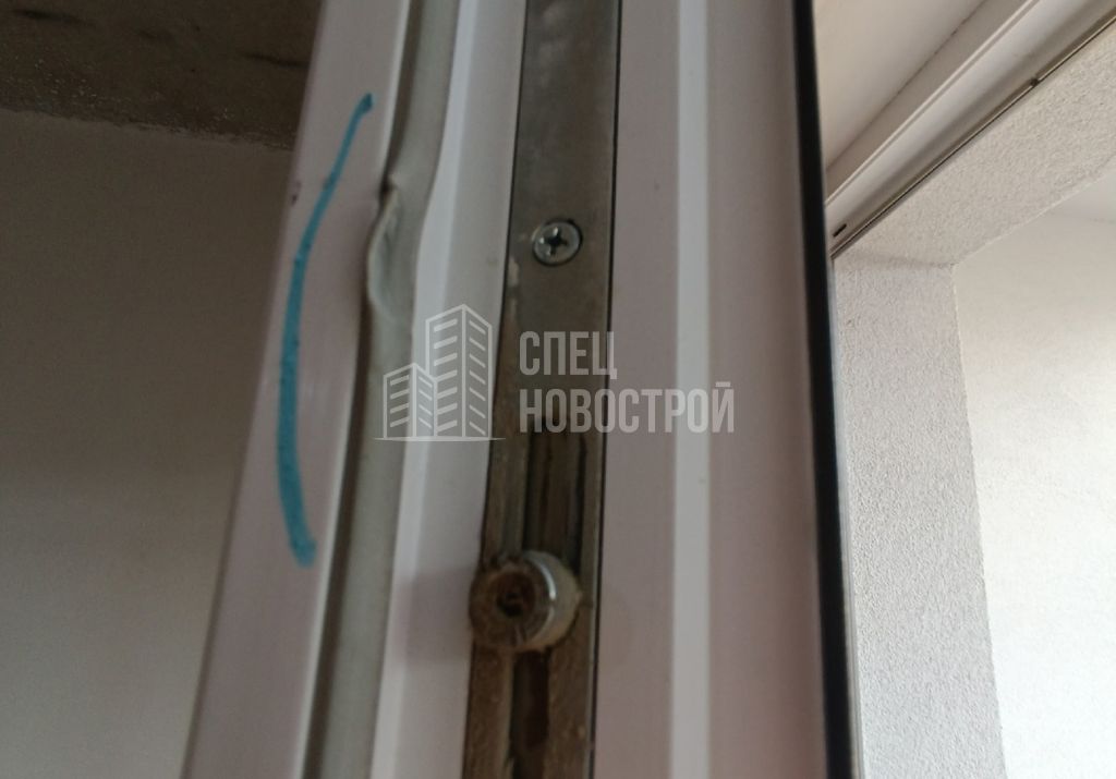 деформация уплотнительной резинки двери балконного блока